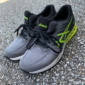 ASICS Mens running shoes size 10.5 gray/volt green